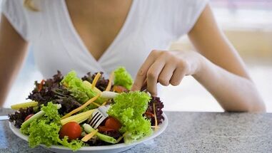 por incumplimiento de la dieta para la gastritis